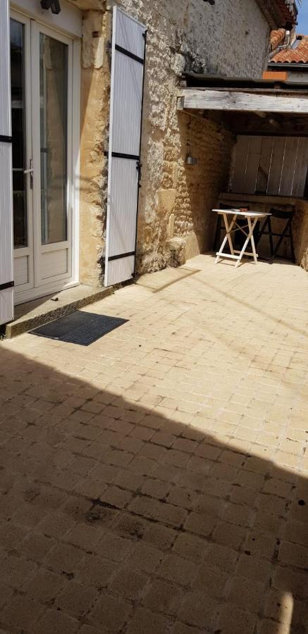 Maison Au Coeur D'Un Village Pres D'Angouleme Champniers  Екстериор снимка